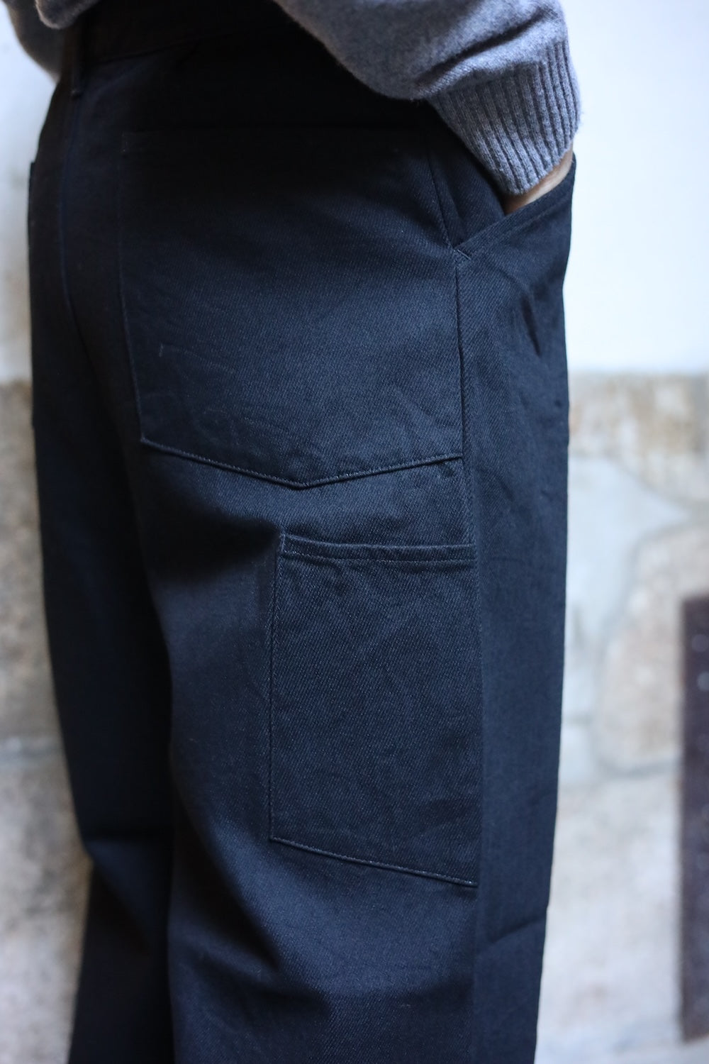 Still By Hand 12oz denim 1 tuck pants black