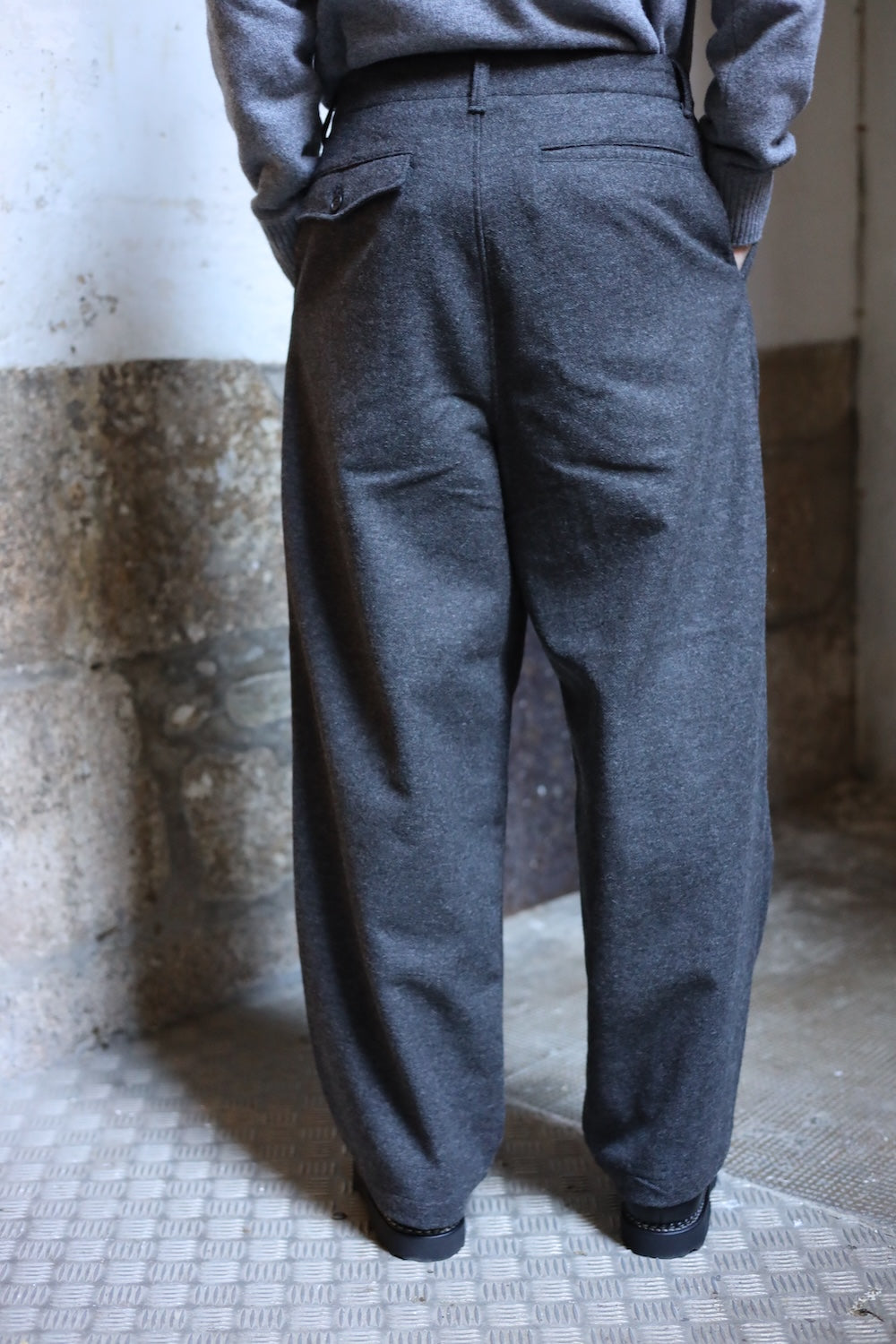 Still by Hand W/N wide pants borwn charcoal