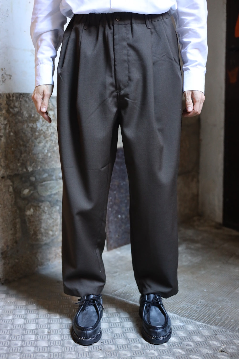 Still by Hand Relaxed 2 tuck Pant Brown