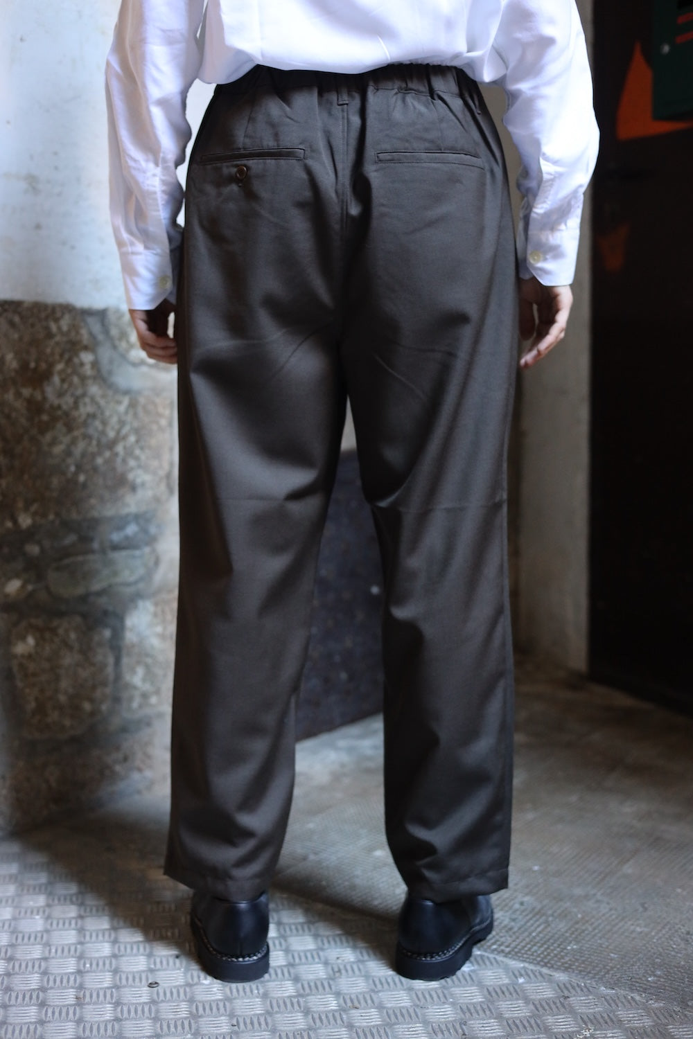 Still by Hand Relaxed 2 tuck Pant Brown