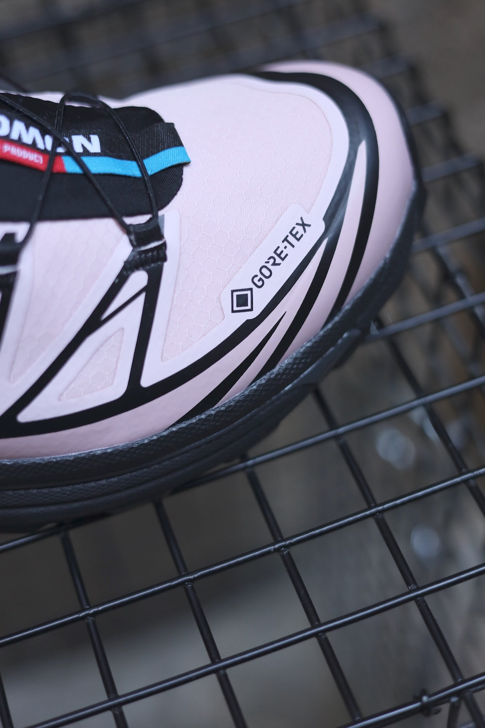 Salomon XT-6 GORE TEX PINK