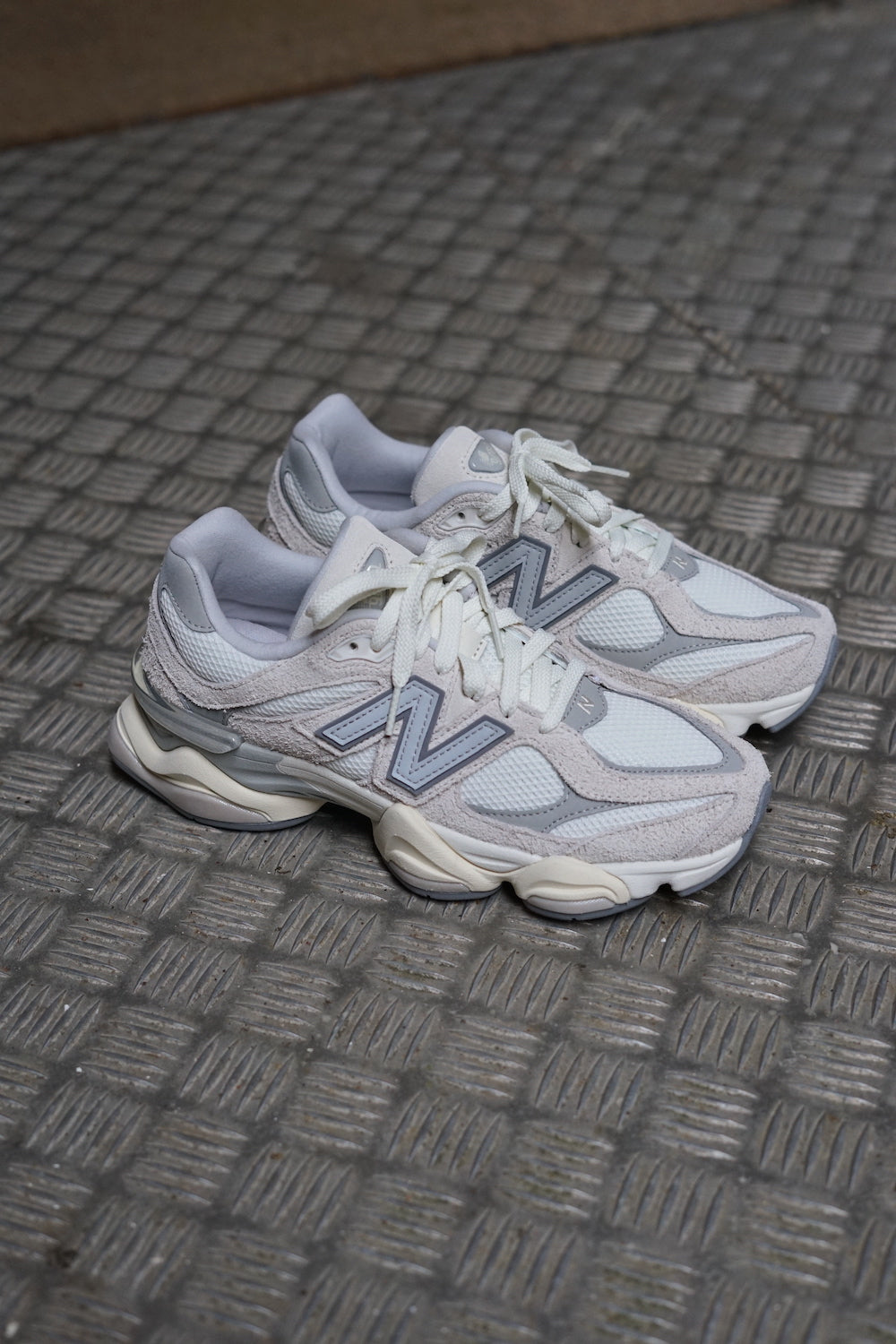 NEW BALANCE U9060HSC WHITE/GREY