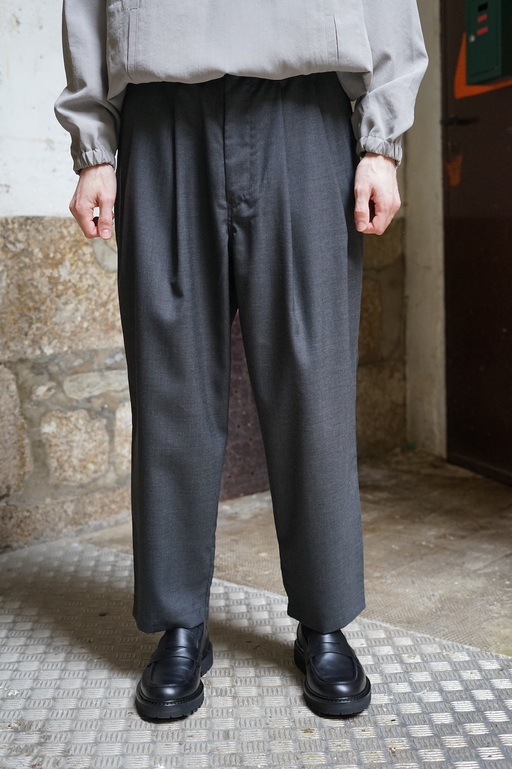 STILL BY HAND SUMMER WOOL WIDE PANTS CHARCOAL