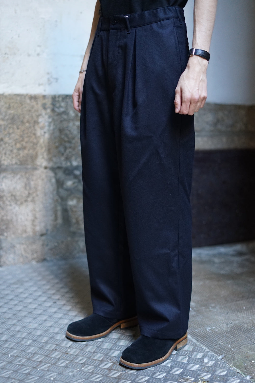 STILL BY HAND BOX PLEAT WOOL PANTS NAVY