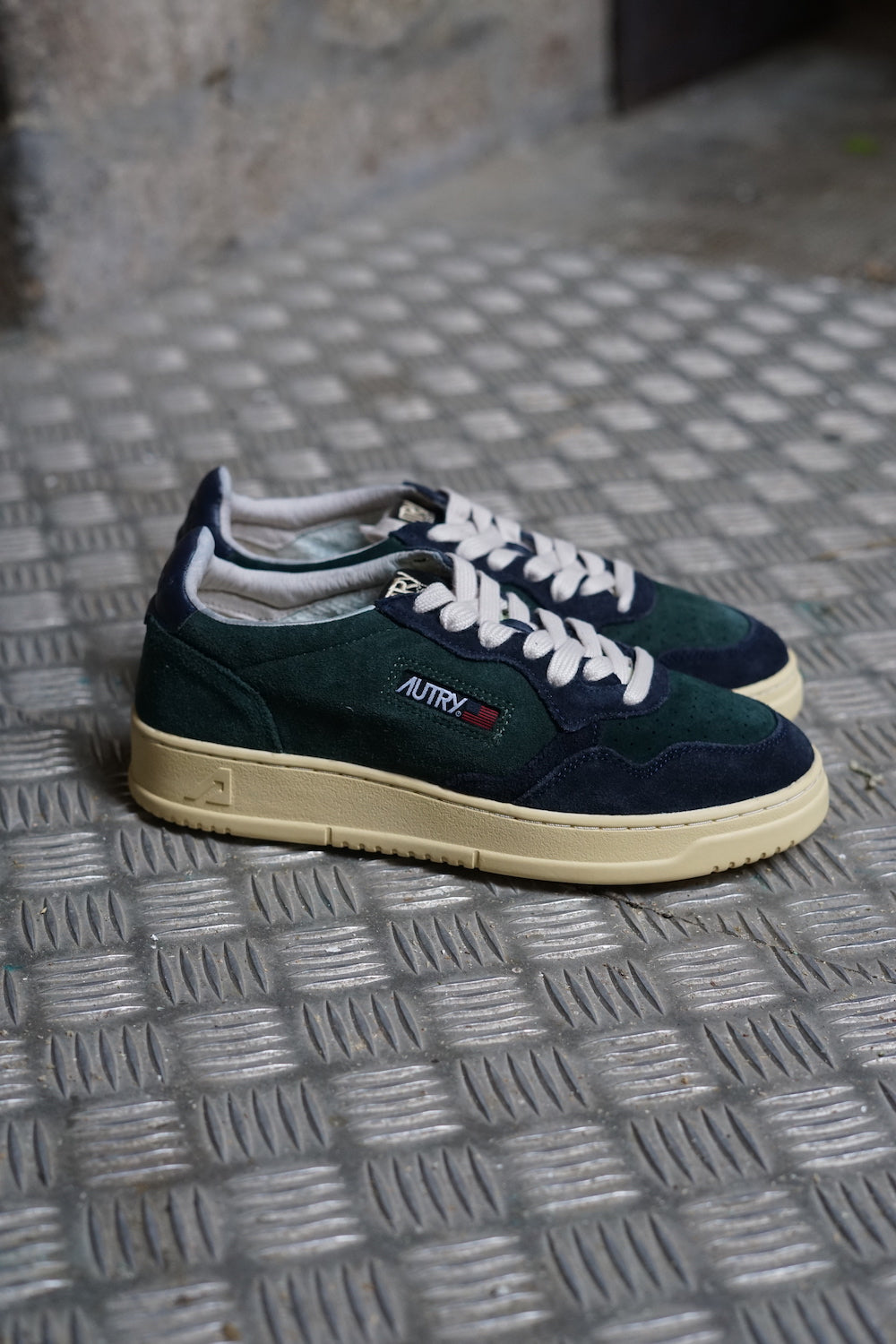 Sneakers Autry green and blue suede