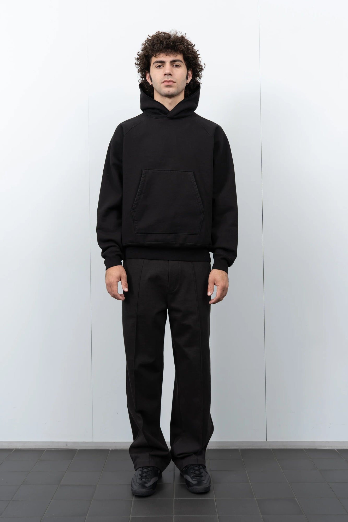 Lady White Co. - SUPER WEIGHTED HOODIE - BLACK