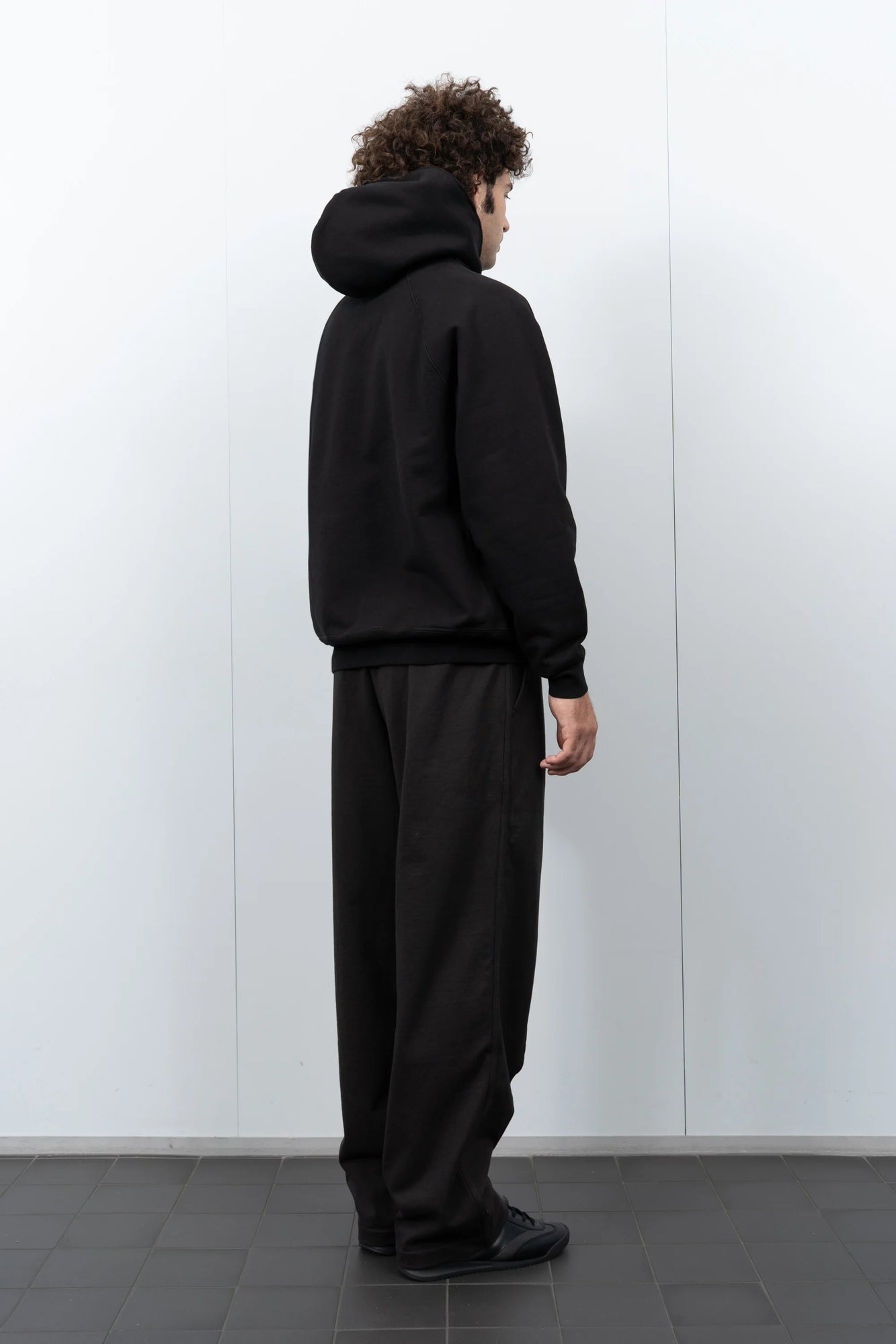 Lady White Co. - SUPER WEIGHTED HOODIE - BLACK