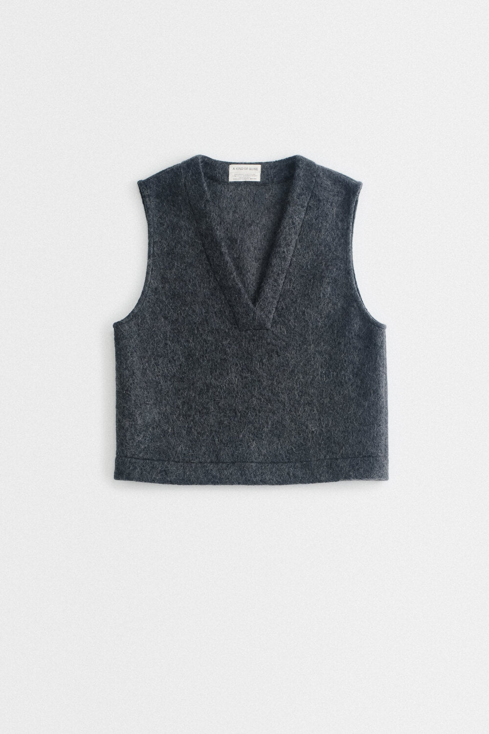 A KIND OF GUISE AYAVI VEST BOILED MOHAIR GREY